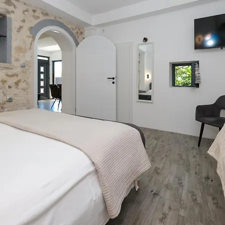S&a 3br *