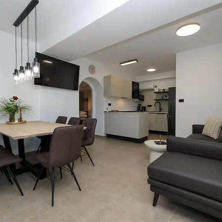 S&a 3br 比比涅