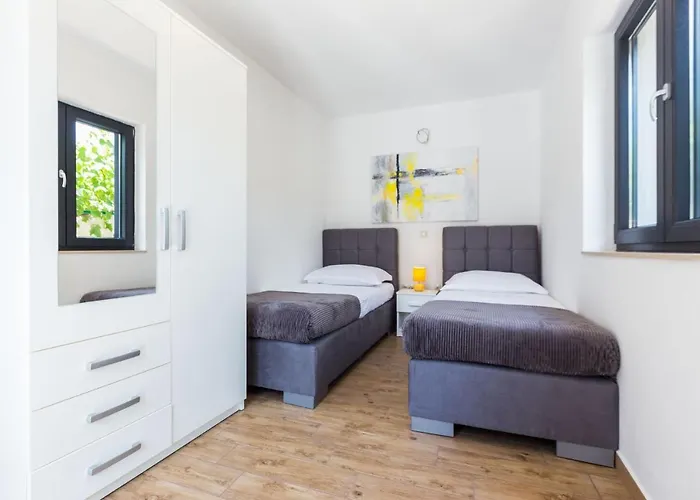S&a 3br *